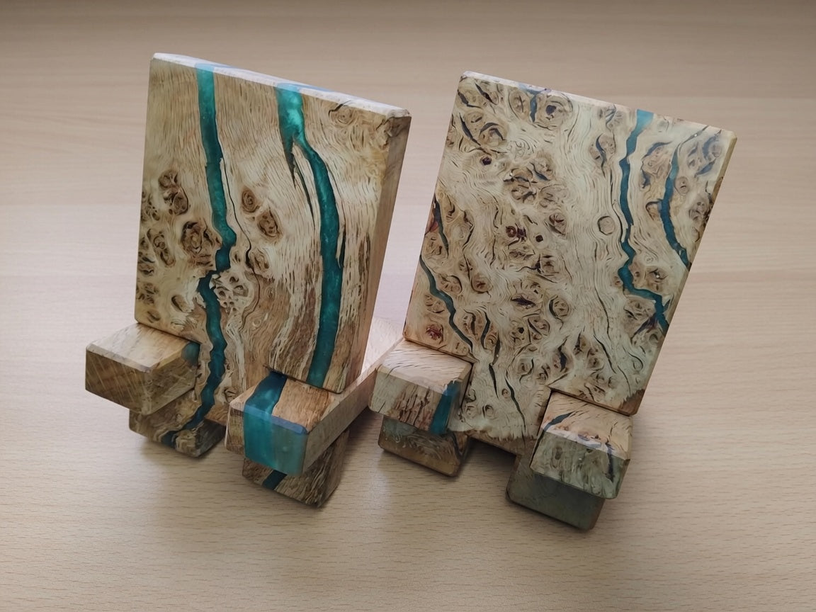 Scottish White Oak Phone & Tablet Stand