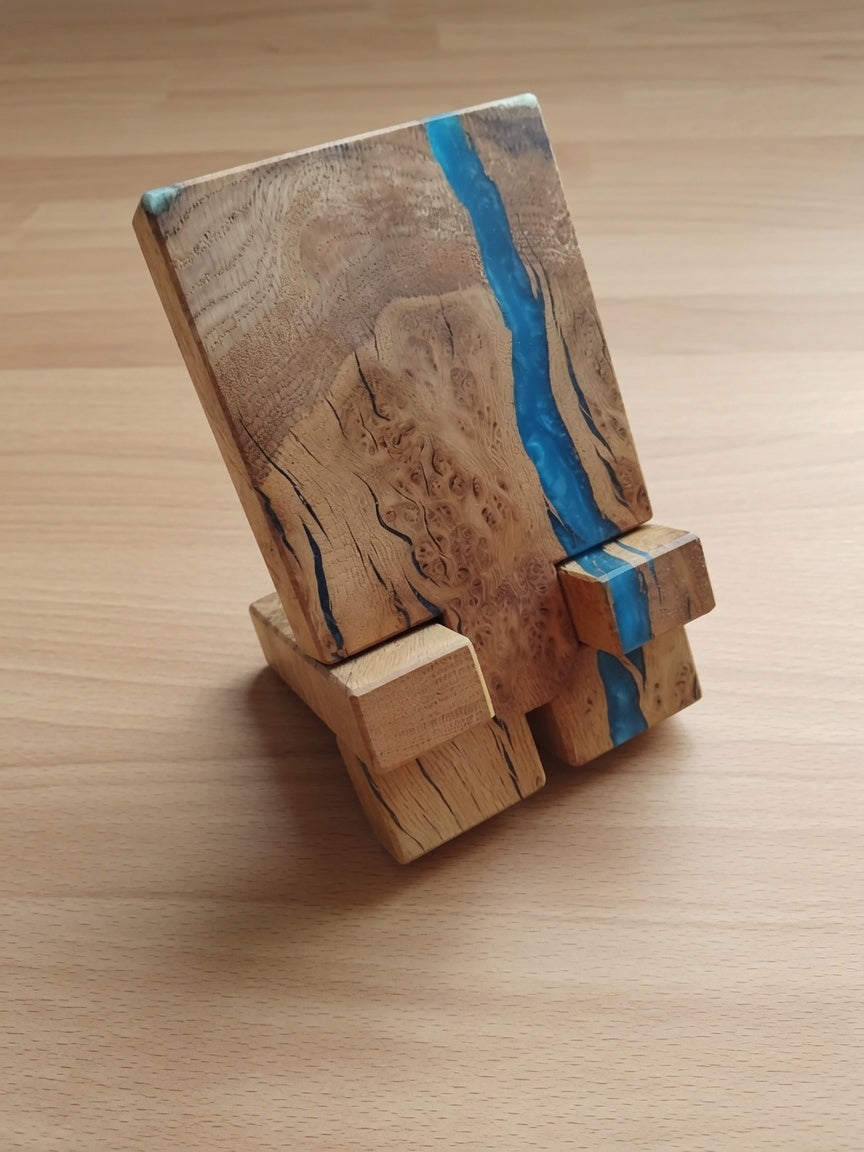 Scottish White Oak Phone & Tablet Stand